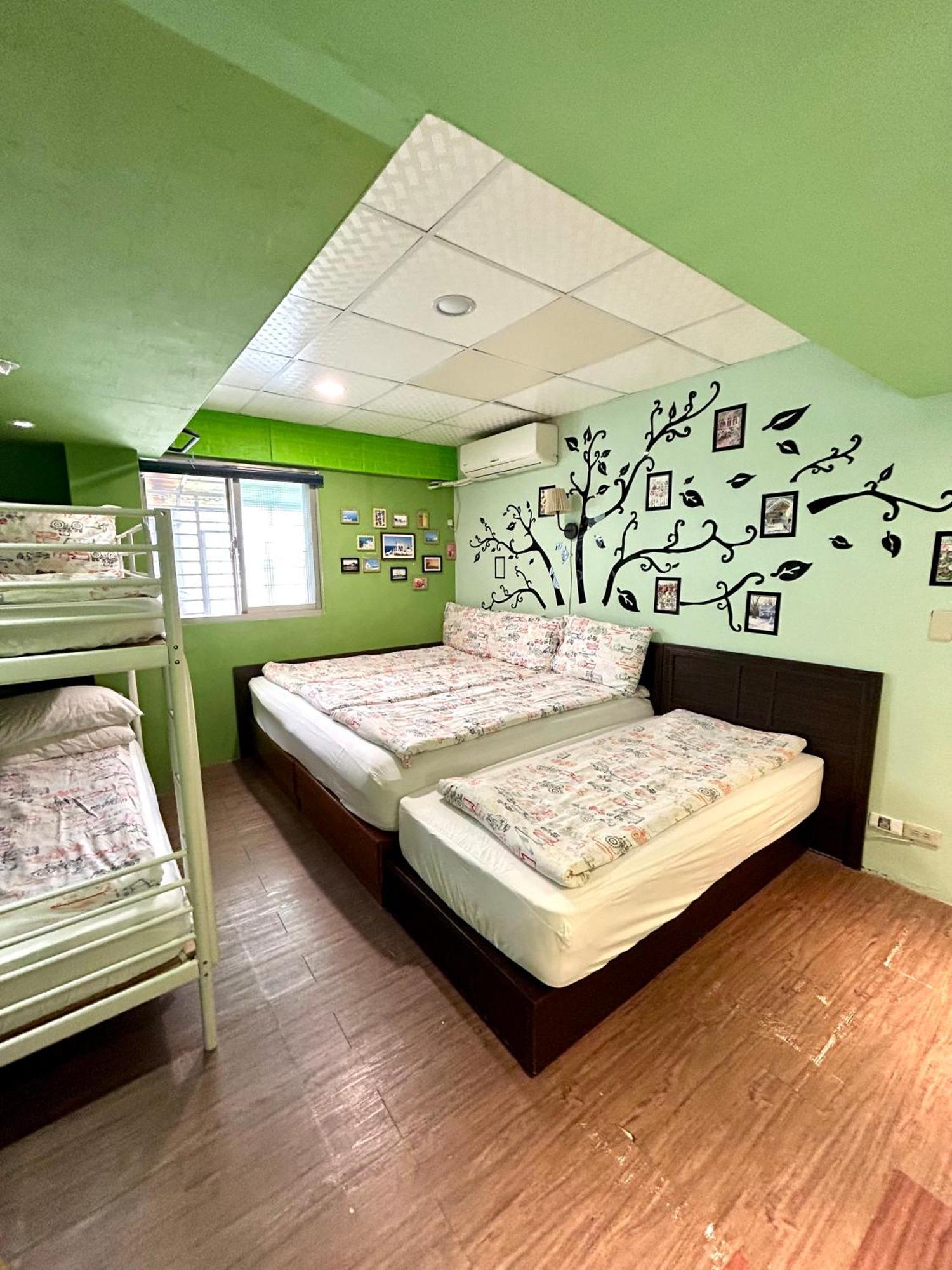 Taipei Triple Tiger Inn Екстер'єр фото
