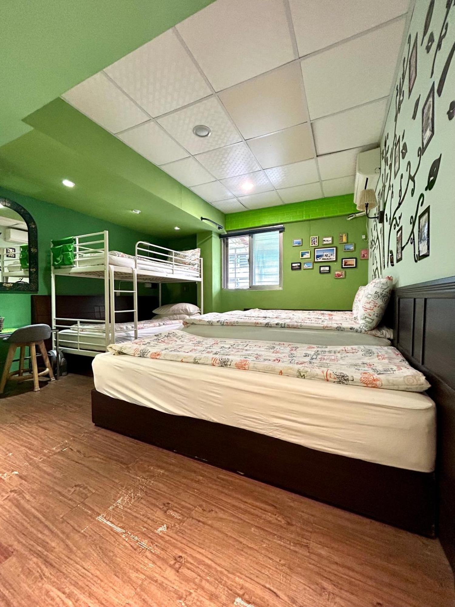 Taipei Triple Tiger Inn Екстер'єр фото