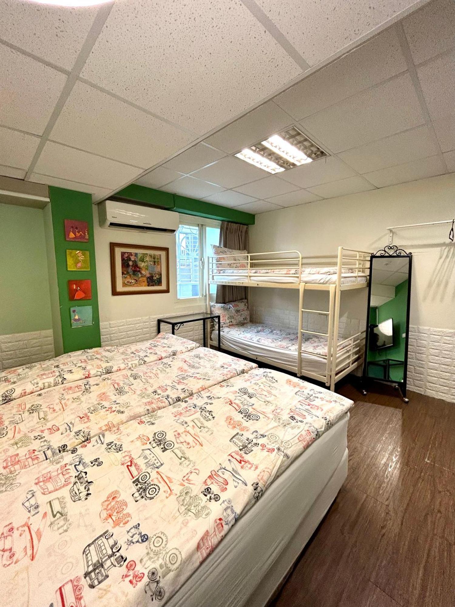 Taipei Triple Tiger Inn Екстер'єр фото