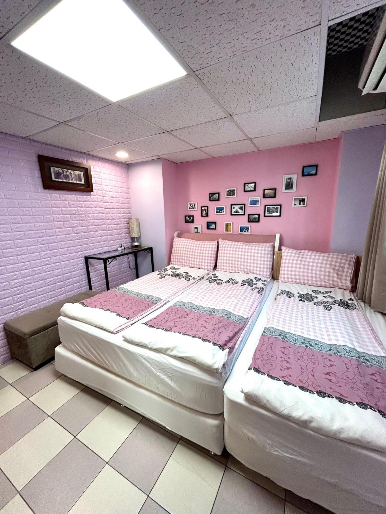 Taipei Triple Tiger Inn Екстер'єр фото
