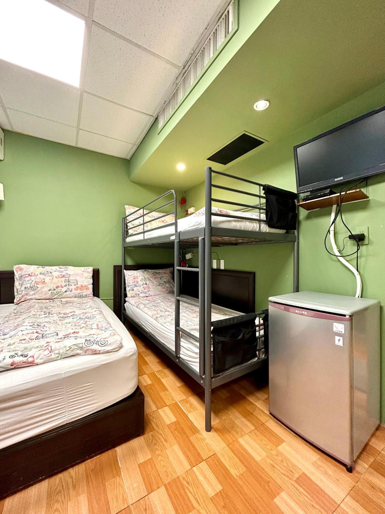 Taipei Triple Tiger Inn Екстер'єр фото