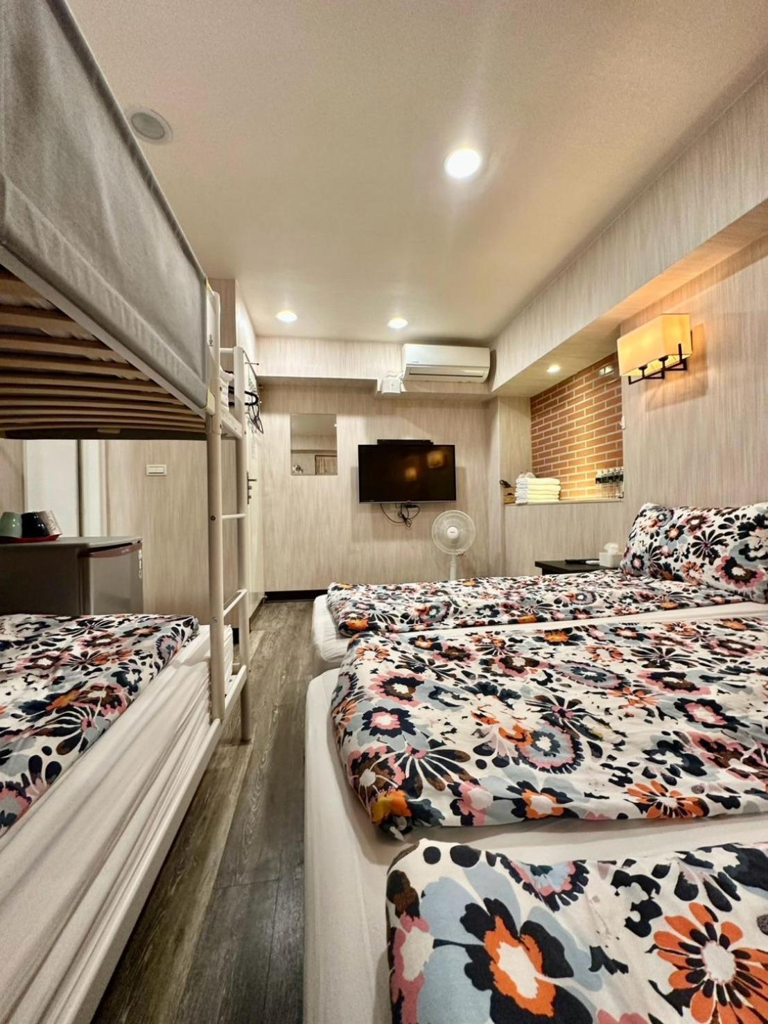 Taipei Triple Tiger Inn Екстер'єр фото